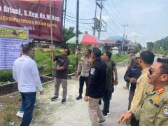 Melanggar Ketentuan, Bawaslu Kota Dumai Lakukan Penertiban APS